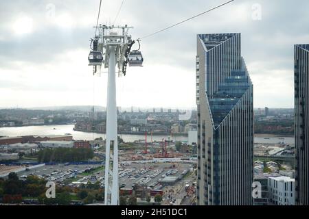 Fermeture à glissière du téléphérique d'Emirates sur la Tamise de Londres en Angleterre Banque D'Images