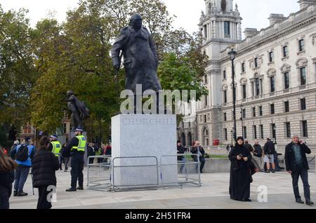 Londres, Royaume-Uni.5 novembre 2021.Million mask march sur la place du Parlement.Credit: JOHNNY ARMSTEAD/Alamy Live News Banque D'Images