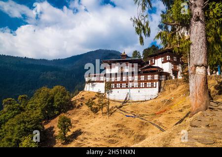 Chagri Cheri Dorjeden Monastère, le célèbre monastère bouddhiste près de la capitale Thimphu au Bhoutan, Himalaya.Construit en 1620. Banque D'Images