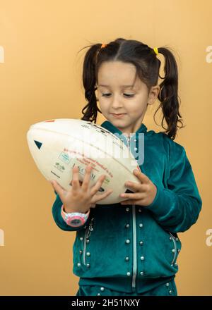 Les enfants à l'école Banque D'Images