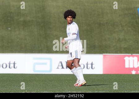 Madrid, Espagne.3 novembre 2021.Peter (Real) football/Soccer : Ligue de la Jeunesse UEFA Groupe D Match entre Real Madrid CF 1-0 FC Shakhtar Donetsk à l'Estadio Alfredo Di Stefano à Madrid, Espagne .Crédit: Mutsu Kawamori/AFLO/Alay Live News Banque D'Images