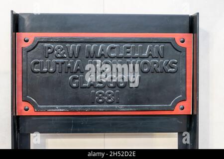Plaque dans la gare de Queen Street dans North Hanover Street Glasgow Scotland UK pour P&W MacLellan clutha Iron Works glasgow Banque D'Images