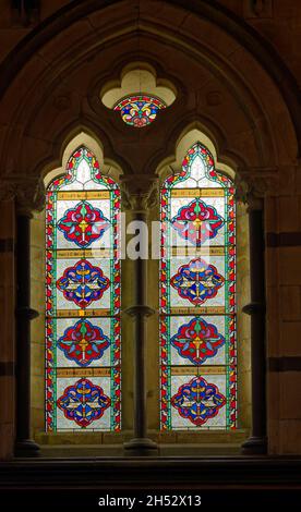 Double vitrail, antique, art, provincial Council Building, 1858-65;Council Chamber ; style gothique revival ; Christchurch ; Nouvelle-Zélande Banque D'Images