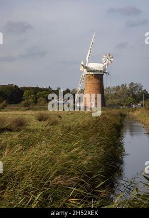 Horsey pompe à vent sur Horsey Mere, Norfolk Banque D'Images