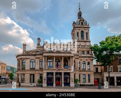 L'hôtel de ville de Stratford, appelé West Ham Old Town Hall, à Stratford Broadway, Stratford, Newham, Grand Londres.Classe II , style Italianate. Banque D'Images