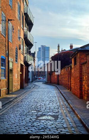 Royaume-Uni, West Yorkshire, Leeds, Bridgewater place, également connu sous le nom de Dalek, vu de Dock Street Banque D'Images