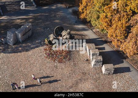 Monument aux morts indéfaits sur le cimetière des insurgés de Varsovie, à côté du cimetière Wolski, dans la ville de Varsovie, en Pologne Banque D'Images