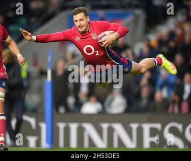 Londres, Royaume-Uni.06e novembre 2021.06 novembre 2021 - Angleterre v Tonga - Autumn International - Twickenham Stadium Jonny May, de l'Angleterre, vole dans les airs et marque un essai pour l'Angleterre lors du match des Autumn Internationals au stade de Twickenham, Londres.Crédit photo : © Mark pain / Alamy Live News crédit : Mark pain/Alamy Live News Banque D'Images