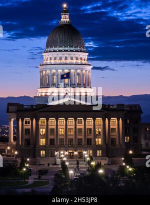 Capitole de l'État de l'Utah au coucher du soleil - Salt Lake City Banque D'Images