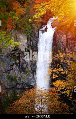 Chute d'eau de Kegon à Nikko, Japon.La cascade de Kegon est l'une des 3 chutes d'eau les plus populaires au Japon. Banque D'Images