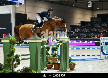 Vérone, Italie.05ème novembre 2021.Mark McAuley pendant la coupe du monde de saut de Longines FEI 2021, équitation internationale à Vérone, Italie, novembre 05 2021 crédit: Agence de photo indépendante/Alamy Live News Banque D'Images