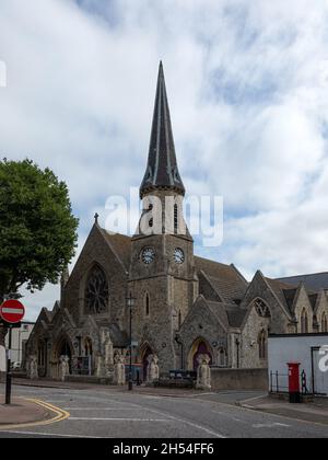 SOUTHEND-ON-SEA, ESSEX, Royaume-Uni - 26 AOÛT 2021 : vue extérieure du théâtre Clifftown situé dans une église gothique reconvertie.Il fait partie de l'Université Banque D'Images