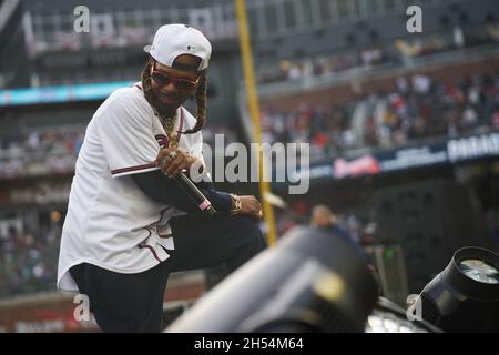 Atlanta, États-Unis.05ème novembre 2021.Ludacris, originaire d'Atlanta, se produit lors d'une cérémonie après un défilé pour célébrer le Championnat du monde de séries pour les Braves d'Atlanta au Truist Park à Atlanta, en Géorgie, le 5 novembre 2021.Crédit: Sanjeev Singhal/l'accès photo crédit: L'accès photo/Alamy Live News Banque D'Images