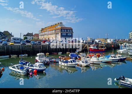 UK, Dorset, Jurassic Coast, West Bay Harbor Banque D'Images