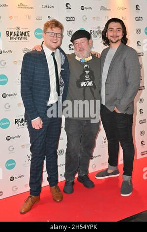 Luke Cutforth, Johnny Vegas a assisté à la noyade d'Arthur Braxton - première mondiale à Curzon Soho, 2021-11-06, Londres, Royaume-Uni.Crédit : Picture Capital/Alamy Live News Banque D'Images