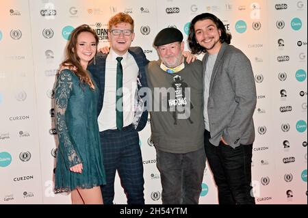 Rebecca Hanssen, Luke Cutforth, Johnny Vegas a assisté à la noyade d'Arthur Braxton - première mondiale à Curzon Soho, 2021-11-06, Londres, Royaume-Uni.Crédit : Picture Capital/Alamy Live News Banque D'Images