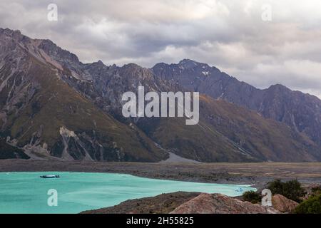 Paysages des Alpes du Sud.Lac glaciaire Tasman.Île du Sud, Nouvelle-Zélande Banque D'Images