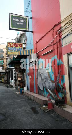 Khaosan Road aka Khao San Road Area Tourist attraction Bangkok Thaïlande Banque D'Images