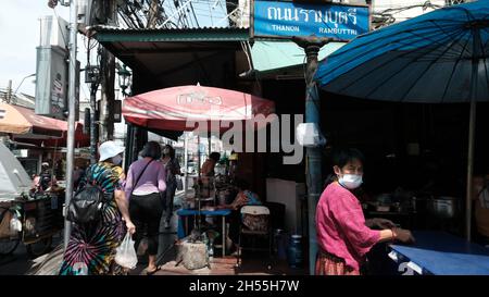 Khaosan Road aka Khao San Road Area Tourist attraction Bangkok Thaïlande Banque D'Images