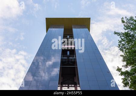 Carillon dans le Tiergarten de Berlin, pris directement d'en dessous en format paysage Banque D'Images