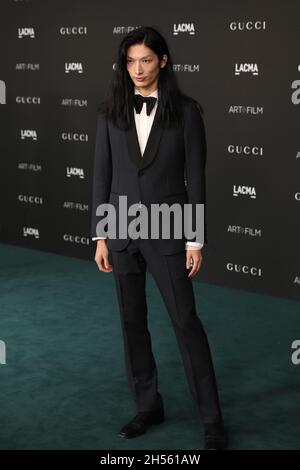 Zheng arrive au Gala Art + film 2021 de LACMA qui a eu lieu à LACMA à Los Angeles, CA, le samedi 6 novembre 2021.(Photo de Conor Duffy/Sipa USA) Banque D'Images