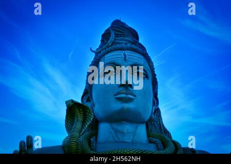 Shiva statue im Murudeswar, Inde Banque D'Images