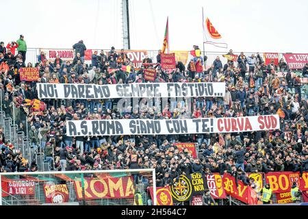 Venise, Italie.07th nov. 2021.Fans de Roma pendant Venezia FC vs AS Roma, football italien série A match à Venise, Italie, novembre 07 2021 crédit: Agence de photo indépendante/Alamy Live News Banque D'Images