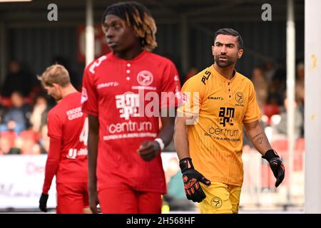 ALMERE, PAYS-BAS - NOVEMBRE 7 : gardien de but Agil Etemadi de Almere City FC pendant le match néerlandais de Keukenkampidivisioenie entre Almere City et ADO Den Haag à Yanmar Stadion le 7 novembre 2021 à Almere, pays-Bas (photo de Patrick Goosen/Orange Pictures) Banque D'Images