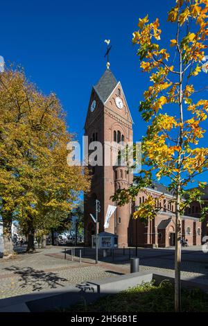 Allemagne, Langenfeld (Rheinland), Bergisches Land, Niederbergisches Land, Niederberg,Rhénanie-du-Nord-Westphalie, NRW, Langenfeld-Immigrath, église catholique Saint-Joseph, église paroissiale, basilique en briques, romane Banque D'Images