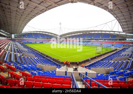 Bolton, Royaume-Uni.7 novembre 2021.Vue générale du stade de l'Université de Bolton .Le match de la coupe FA du 1er tour entre Bolton Wanderers et Stockport County au stade de l'Université de Bolton, Bolton, Angleterre, le 7 novembre 2021.Photo de Mike Morese.Utilisation éditoriale uniquement, licence requise pour une utilisation commerciale.Aucune utilisation dans les Paris, les jeux ou les publications d'un seul club/ligue/joueur.Crédit : UK Sports pics Ltd/Alay Live News Banque D'Images