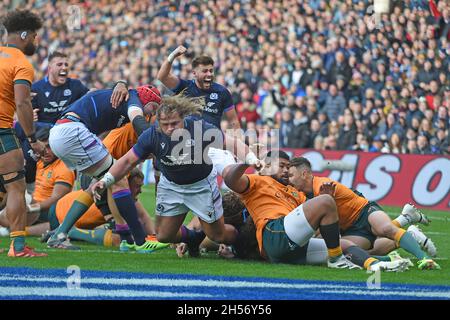 Édimbourg, Royaume-Uni.7 novembre 2021.Hamish Watson, de l'Écosse, obtient ScotlandÕs 1er essai lors du match de la série des nations de l'automne au stade Murrayfield, à Édimbourg.Crédit photo à lire: Neil Hanna/Sportimage crédit: Sportimage/Alamy Live News Banque D'Images