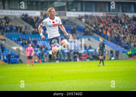 Bolton, Royaume-Uni.7 novembre 2021.Eóin Doyle de Bolton Wanderers célèbre son but lors du match de la coupe FA du 1er tour entre Bolton Wanderers et Stockport County à l'Université de Bolton Stadium, Bolton, Angleterre, le 7 novembre 2021.Photo de Mike Morese.Utilisation éditoriale uniquement, licence requise pour une utilisation commerciale.Aucune utilisation dans les Paris, les jeux ou les publications d'un seul club/ligue/joueur.Crédit : UK Sports pics Ltd/Alay Live News Banque D'Images