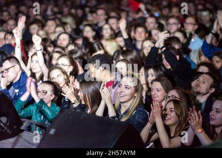 Lublin, Pologne - 20 mai 2016: Kozienalia (carnaval étudiant annuel, également appelé juwenalia) - fans pendant KAMP!concert live Banque D'Images