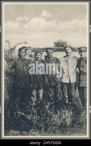 WW1 ADOLF HITLER 1915, 'Hitler dans le champ' le soldat Adolf Hitler comme ordre de combat du 16ème Bavarian.régiment près de Fromelles (nord de la France), mai 1915, première Guerre mondiale Banque D'Images