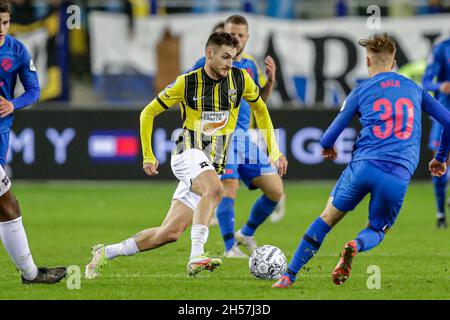 ARNHEM, PAYS-BAS - NOVEMBRE 7 : Matus Bero de vitesse lors du match hollandais entre vitesse et FC Utrecht à Gelredome le 7 novembre 2021 à Arnhem, pays-Bas (photo de Peter sous/Orange Pictures) Banque D'Images