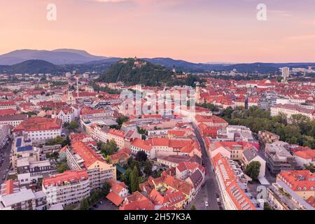 Graz Cityscape en Autriche.Graz est la capitale de la province de Styrie, dans le sud de l'Autriche.Au coeur de Hauptplatz, la vieille ville médiévale Banque D'Images