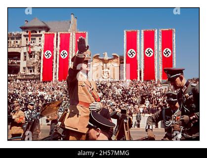 ADOLF HITLER Legion Condor propagande nazie image 1930s Adolf Hitler salue les troupes qui ont combattu aux côtés des nationalistes espagnols dans la guerre civile espagnole lors d'un rassemblement à leur retour en Allemagne image de propagande nazie 1930s de Hitler saluant les troupes de la Legion Condor qui ont combattu aux côtés des nationalistes espagnols dans le civil espagnol Guerre lors d'un rassemblement à leur retour en Allemagne la Légion de Condor (allemande : Legion Condor) était une unité composée de militaires de l'armée de l'air et de l'armée de l'Allemagne nazie, qui a servi avec les nationalistes pendant la guerre civile espagnole de juillet 1936 à mars 1939. Banque D'Images