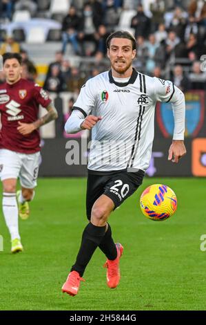 La Spezia, Italie.06e novembre 2021.Simone Bastoni (Spezia) pendant Spezia Calcio vs Torino FC, football italien série A match à la Spezia, Italie, novembre 06 2021 crédit: Independent photo Agency/Alamy Live News Banque D'Images