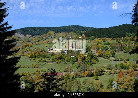 Les beautés naturelles de la province d'Artvin offrent de magnifiques vues à ses visiteurs en automne. Banque D'Images