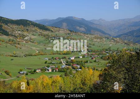 Les beautés naturelles de la province d'Artvin offrent de magnifiques vues à ses visiteurs en automne. Banque D'Images