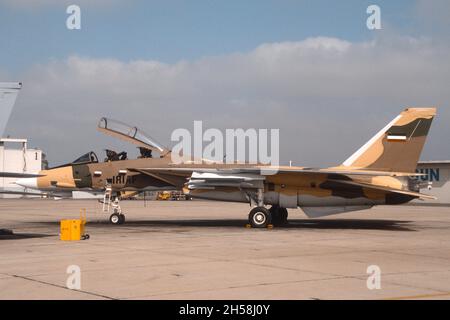 F-14 avec marquages iraniens sur la ligne statique Top Gun à NAS Miramar, San Diego, Californie.C'était le F-14 de 80th qui devait être envoyé en Iran. Banque D'Images