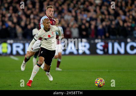 Londres, Royaume-Uni.07th nov. 2021.Fabinho de Liverpool en action lors du match de la première Ligue entre West Ham United et Liverpool au stade de Londres, Parc olympique Queen Elizabeth, Londres, Angleterre, le 7 novembre 2021.Photo de Carlton Myrie.Utilisation éditoriale uniquement, licence requise pour une utilisation commerciale.Aucune utilisation dans les Paris, les jeux ou les publications d'un seul club/ligue/joueur.Crédit : UK Sports pics Ltd/Alay Live News Banque D'Images