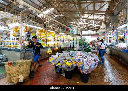 Bangkok, Thaïlande - 15 février 2015 : Pak Khlong Talat est un marché de Bangkok, en Thaïlande, qui vend des fleurs, des fruits et des légumes.C'est le primar Banque D'Images