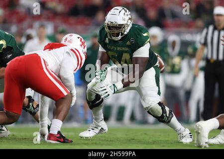 Tampa, Floride, États-Unis.6 novembre 2021.South Florida Bulls offensif joueur de ligne Demetris Harris (64) blocs pour les Bulls pendant le match entre les Houston Cougars et les South Florida Bulls au stade Raymond James à Tampa, FL.(Photo de Peter Joneleit).Crédit : csm/Alay Live News Banque D'Images