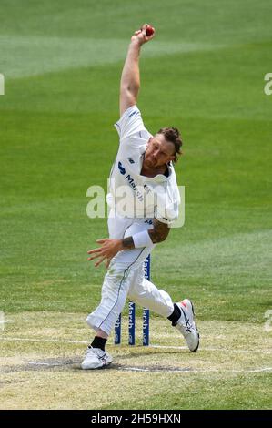 8 novembre 2021 ; Melbourne Cricket Ground, Yarra Park, Melbourne, Victoria,Australie : Sheffield Shield Cricket, Victoria contre Nouvelle-Galles du Sud : James Pattinson de Victoria Bowls Banque D'Images