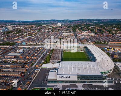 Photographie aérienne du stade de football de Windsor Park et du centre de loisirs Olympia, Belfast, Irlande du Nord Banque D'Images