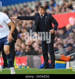 07 novembre 2021 - Everton v Tottenham Hotspur - Goodison Park Tottenham Manager Antonio Conte pendant le match de la Premier League à Goodison Park, Liverpool crédit photo : © Mark pain / Alay Live News Banque D'Images