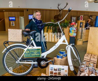 Des plats de jeu à emporter sont également disponibles dans le Pavillon au milieu du parc national de Hoge Veluwe à Otterlo, pays-Bas Banque D'Images