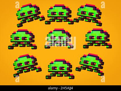 Retro 8-bit Pixel art Space Alien envahisseurs sur un fond orange Banque D'Images