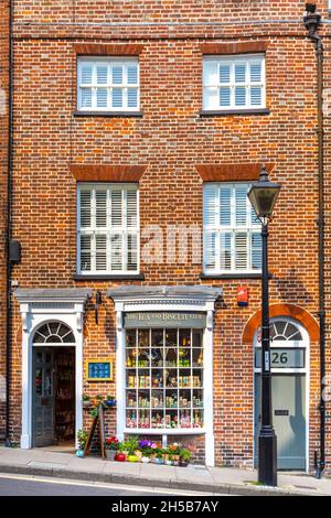 Extérieur du magasin Tea and Biscuit Club à Arundel, West Sussex, Londres, Royaume-Uni Banque D'Images